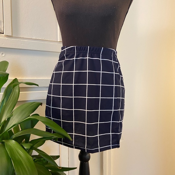 Shein Elastic Waist Checkerd Skirt - Picture 1 of 5